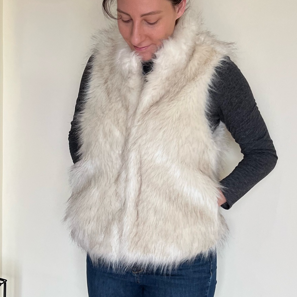 Ci Sono white faux fur vest